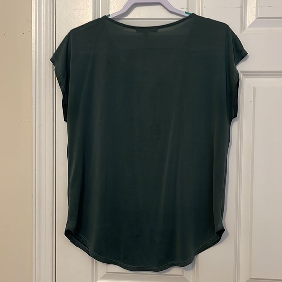 Cute little blouse - Picture 2 of 2